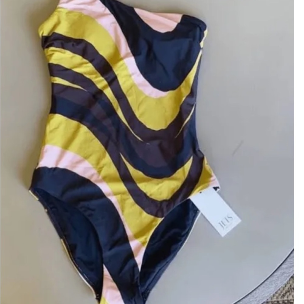 Vibrant Yellow and Black One-Piece Swimsuit with Dynamic Design